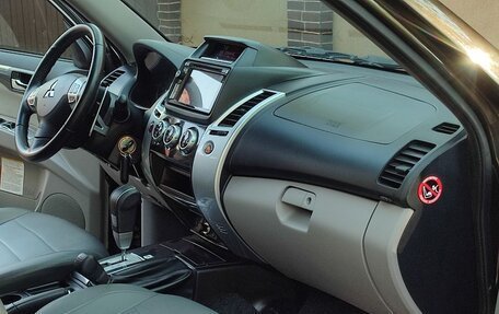 Mitsubishi Pajero Sport II рестайлинг, 2015 год, 2 990 000 рублей, 7 фотография