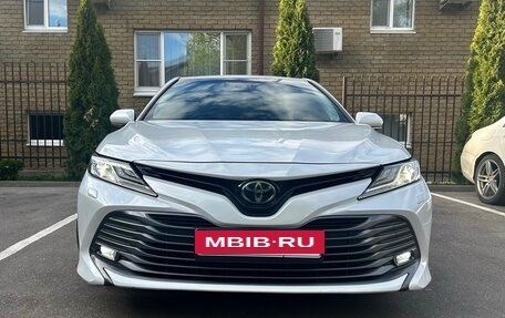 Toyota Camry, 2019 год, 3 090 000 рублей, 2 фотография