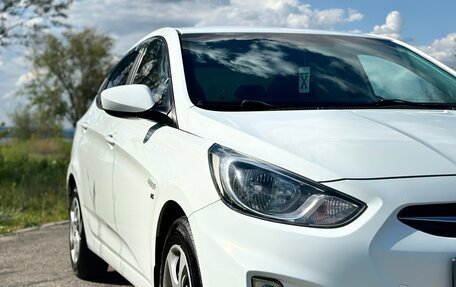 Hyundai Solaris II рестайлинг, 2013 год, 895 000 рублей, 5 фотография