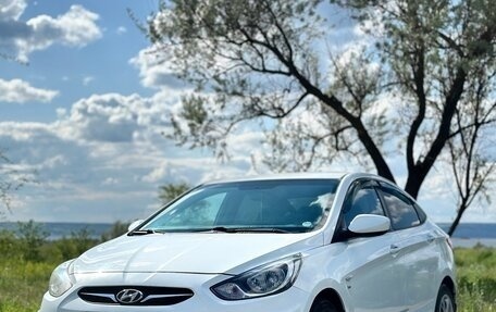 Hyundai Solaris II рестайлинг, 2013 год, 895 000 рублей, 10 фотография