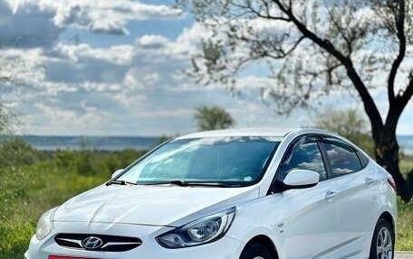Hyundai Solaris II рестайлинг, 2013 год, 895 000 рублей, 3 фотография
