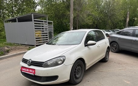 Volkswagen Golf VI, 2009 год, 900 000 рублей, 2 фотография