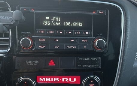 Mitsubishi Outlander III рестайлинг 3, 2013 год, 1 499 999 рублей, 4 фотография