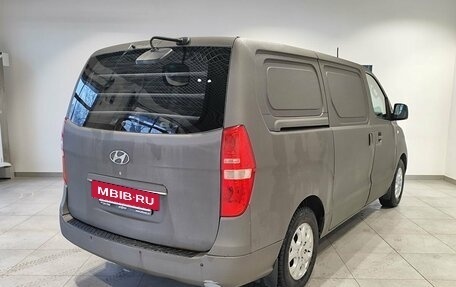 Hyundai Grand Starex Grand Starex I рестайлинг 2, 2012 год, 719 000 рублей, 5 фотография