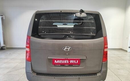 Hyundai Grand Starex Grand Starex I рестайлинг 2, 2012 год, 719 000 рублей, 6 фотография
