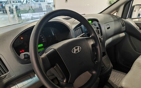 Hyundai Grand Starex Grand Starex I рестайлинг 2, 2012 год, 719 000 рублей, 14 фотография