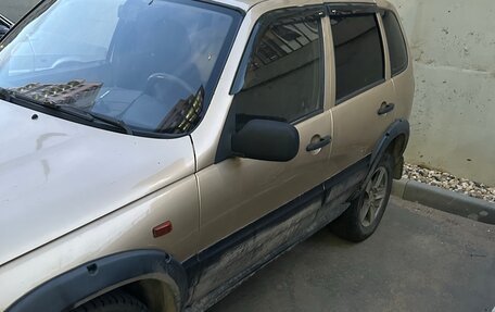 Chevrolet Niva I рестайлинг, 2004 год, 310 000 рублей, 2 фотография