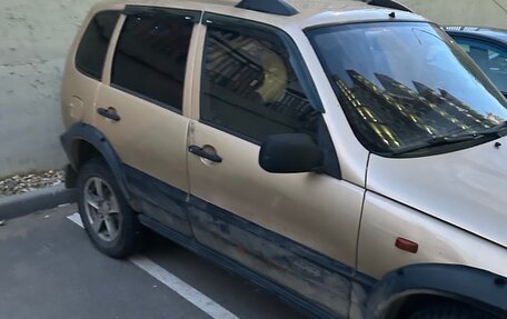 Chevrolet Niva I рестайлинг, 2004 год, 310 000 рублей, 3 фотография