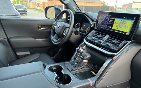 Toyota Land Cruiser, 2023 год, 11 880 000 рублей, 22 фотография
