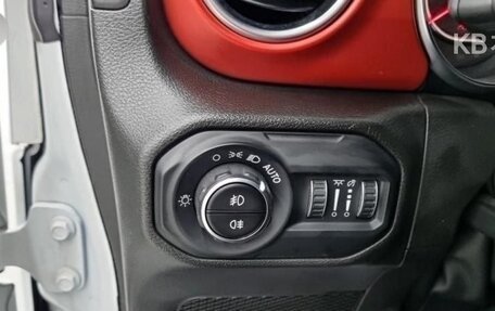 Jeep Wrangler, 2022 год, 4 100 000 рублей, 10 фотография