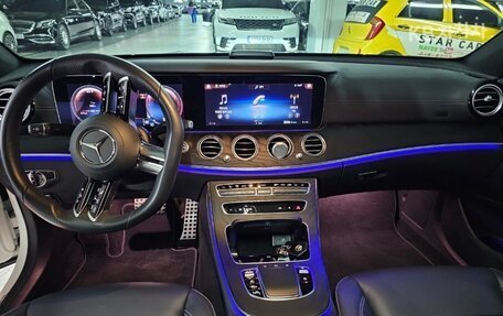 Mercedes-Benz E-Класс, 2022 год, 4 400 000 рублей, 8 фотография