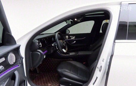 Mercedes-Benz E-Класс, 2022 год, 4 450 000 рублей, 5 фотография