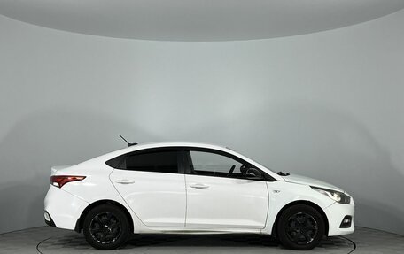 Hyundai Solaris II рестайлинг, 2018 год, 800 000 рублей, 4 фотография