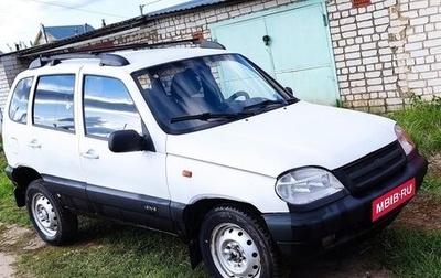 Chevrolet Niva I рестайлинг, 2004 год, 193 000 рублей, 1 фотография