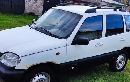 Chevrolet Niva I рестайлинг, 2004 год, 193 000 рублей, 11 фотография