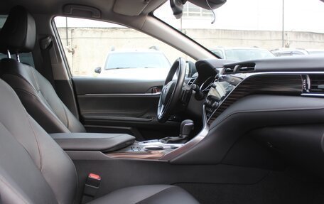 Toyota Camry, 2019 год, 3 699 999 рублей, 13 фотография