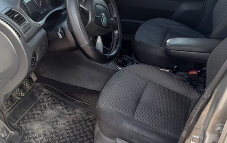 Skoda Roomster, 2011 год, 710 000 рублей, 2 фотография
