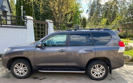 Toyota Land Cruiser Prado 150 рестайлинг 2, 2013 год, 2 800 000 рублей, 6 фотография