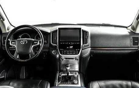 Toyota Land Cruiser 200, 2016 год, 6 898 000 рублей, 11 фотография