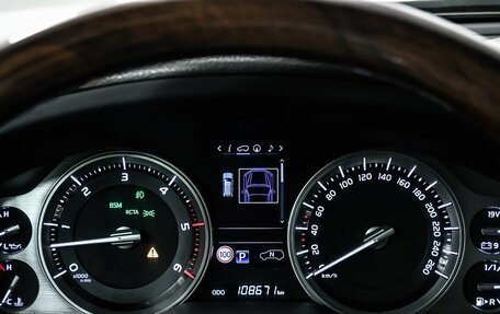 Toyota Land Cruiser 200, 2016 год, 6 898 000 рублей, 10 фотография