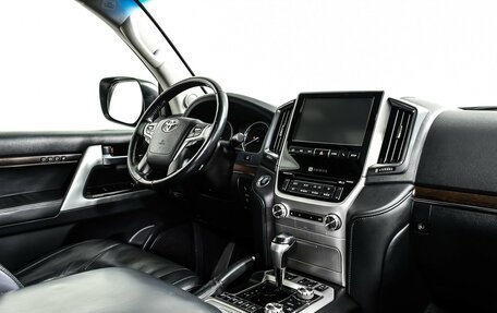 Toyota Land Cruiser 200, 2016 год, 6 898 000 рублей, 9 фотография
