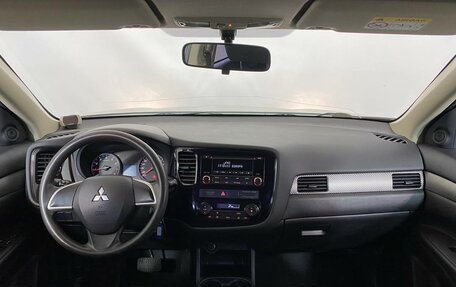 Mitsubishi Outlander III рестайлинг 3, 2014 год, 1 349 000 рублей, 7 фотография