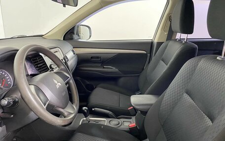 Mitsubishi Outlander III рестайлинг 3, 2014 год, 1 349 000 рублей, 8 фотография