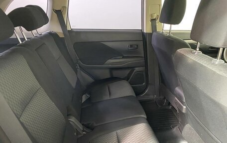 Mitsubishi Outlander III рестайлинг 3, 2014 год, 1 349 000 рублей, 12 фотография