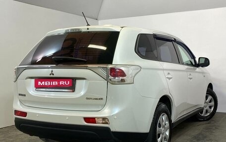 Mitsubishi Outlander III рестайлинг 3, 2014 год, 1 349 000 рублей, 6 фотография