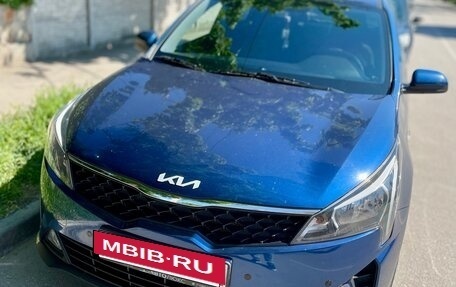 KIA Rio IV, 2021 год, 1 950 000 рублей, 2 фотография