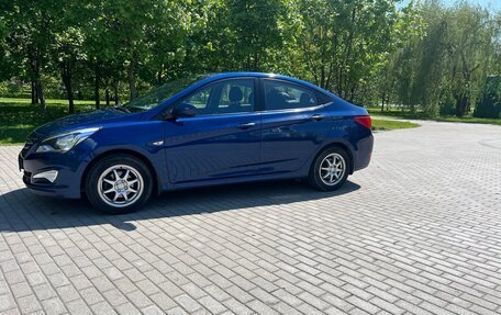Hyundai Solaris II рестайлинг, 2015 год, 990 000 рублей, 1 фотография