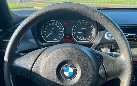 BMW 1 серия, 2009 год, 579 000 рублей, 31 фотография