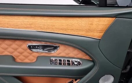 Bentley Bentayga I, 2022 год, 21 650 000 рублей, 13 фотография