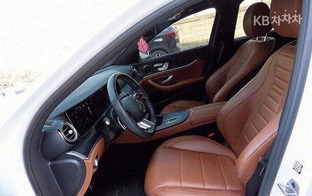 Mercedes-Benz E-Класс, 2022 год, 4 400 000 рублей, 5 фотография
