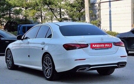 Mercedes-Benz E-Класс, 2022 год, 4 400 000 рублей, 3 фотография