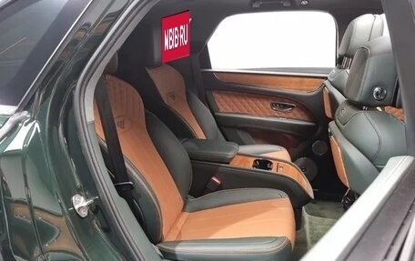 Bentley Bentayga I, 2022 год, 21 650 000 рублей, 14 фотография
