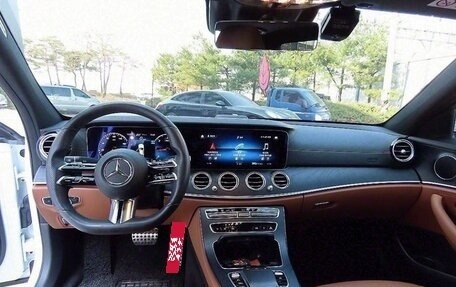 Mercedes-Benz E-Класс, 2022 год, 4 400 000 рублей, 7 фотография