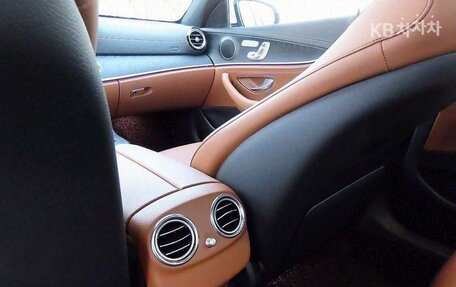Mercedes-Benz E-Класс, 2022 год, 4 400 000 рублей, 14 фотография