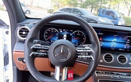 Mercedes-Benz E-Класс, 2022 год, 4 400 000 рублей, 8 фотография