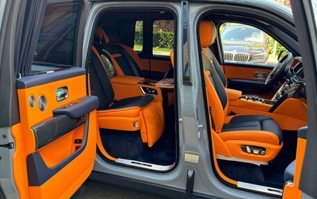 Rolls-Royce Cullinan, 2021 год, 51 500 000 рублей, 34 фотография
