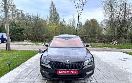 Skoda Superb III рестайлинг, 2015 год, 1 879 000 рублей, 2 фотография