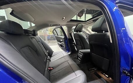 BMW 3 серия, 2022 год, 3 090 000 рублей, 9 фотография