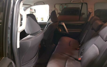 Toyota Land Cruiser Prado 150 рестайлинг 2, 2014 год, 3 200 000 рублей, 11 фотография