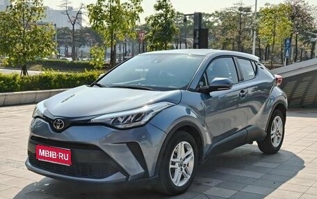 Toyota C-HR I рестайлинг, 2022 год, 2 310 000 рублей, 1 фотография