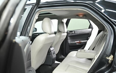 Chrysler 300C II, 2004 год, 785 000 рублей, 18 фотография