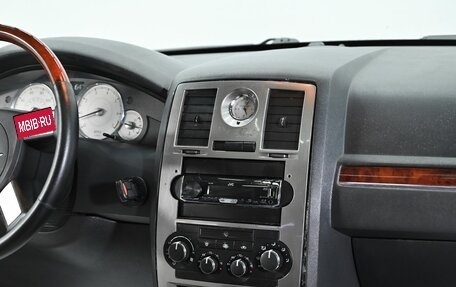 Chrysler 300C II, 2004 год, 785 000 рублей, 11 фотография