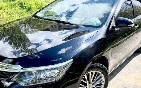 Toyota Camry, 2017 год, 2 600 000 рублей, 6 фотография