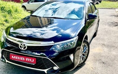 Toyota Camry, 2017 год, 2 600 000 рублей, 2 фотография