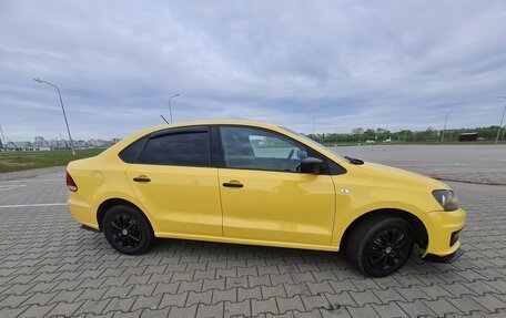 Volkswagen Polo VI (EU Market), 2018 год, 690 000 рублей, 2 фотография