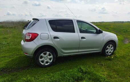 Renault Sandero II рестайлинг, 2015 год, 690 000 рублей, 3 фотография